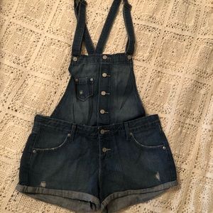 Levi’s short overalls size large